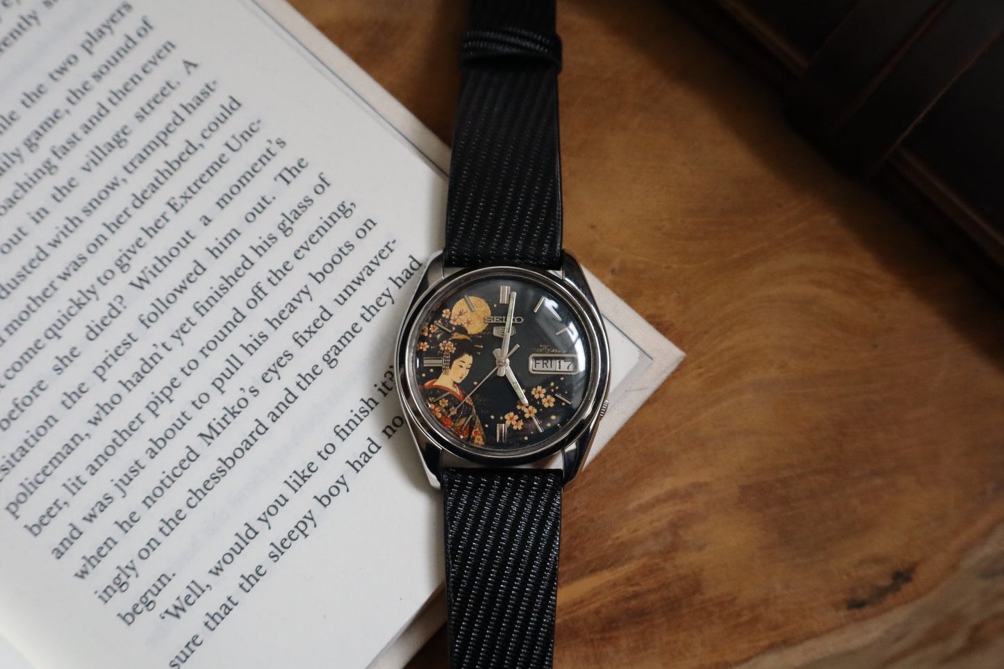 Seiko 5 Custom Geisha & Sakura Art Dial