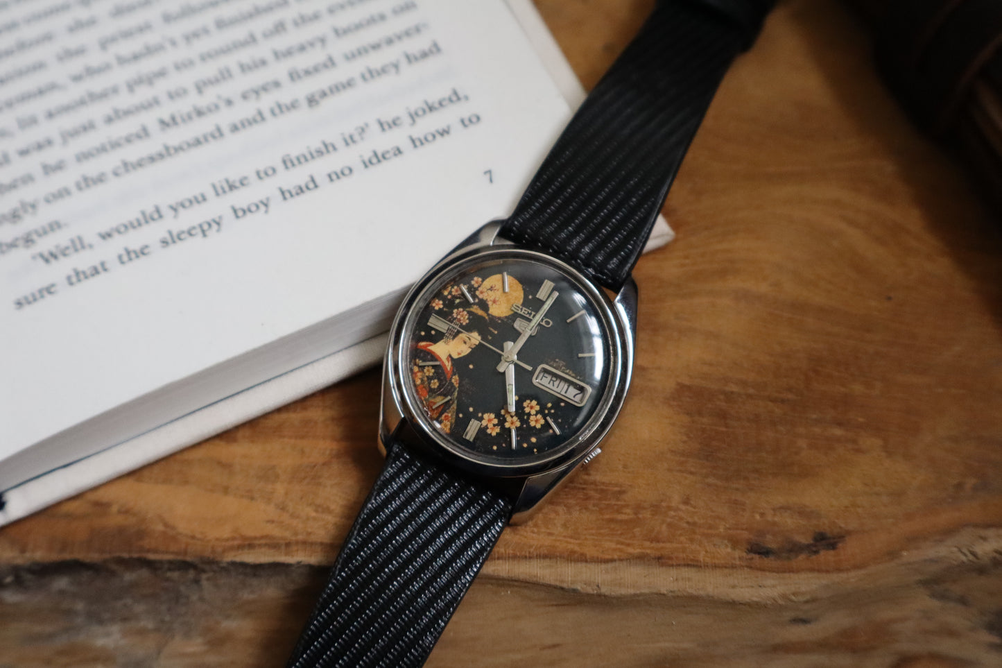 Seiko 5 Custom Geisha & Sakura Art Dial