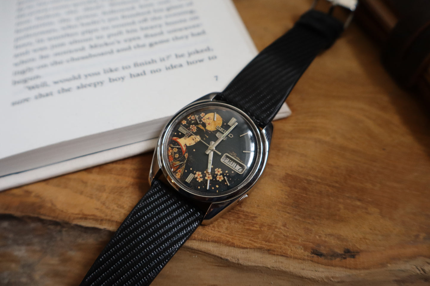 Seiko 5 Custom Geisha & Sakura Art Dial
