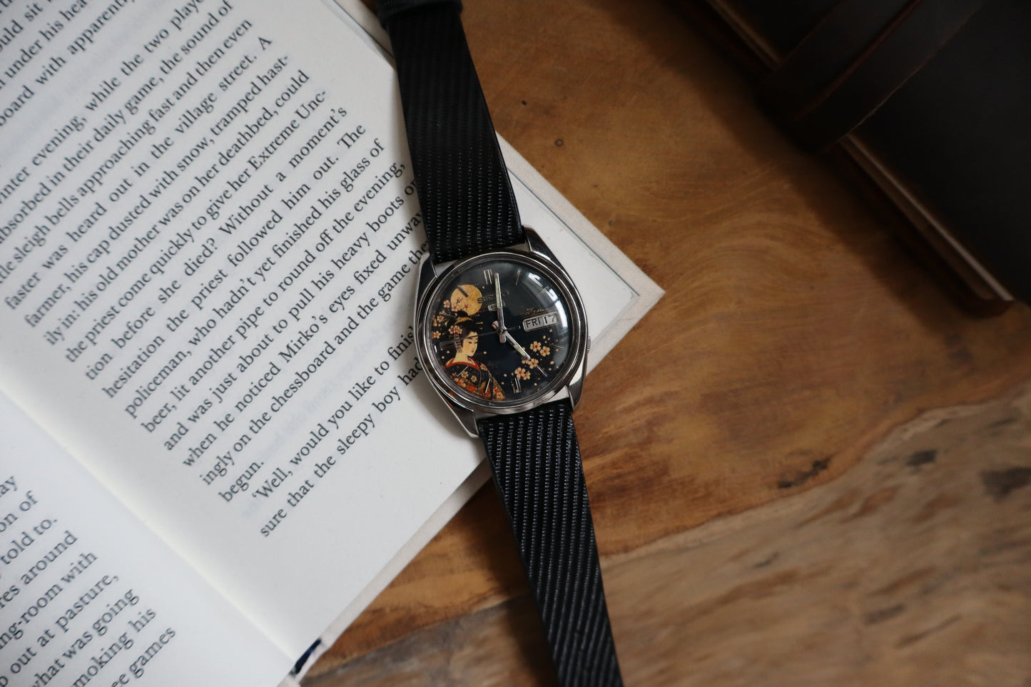 Seiko 5 Custom Geisha & Sakura Art Dial